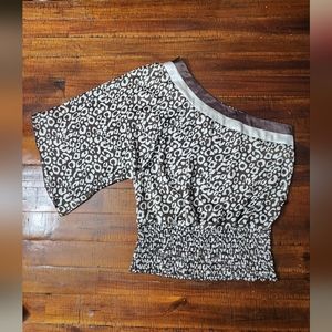 CHARLOTTE RUSSE One-Shoulder animal print elastic ruched Waist Top
